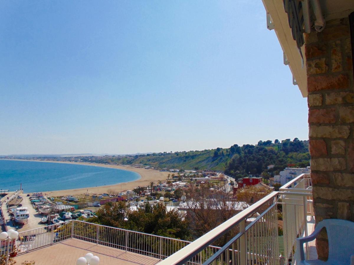 N019 - Numana, Prestigioso Quadrilocale Vista Mare Apartment Luaran gambar